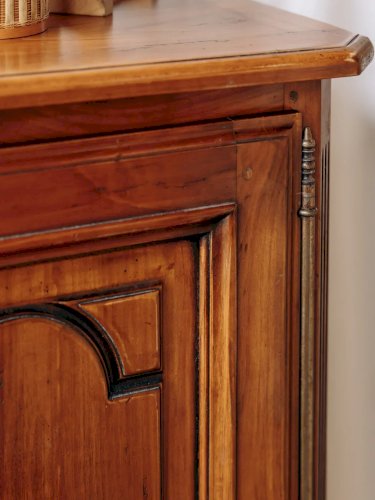 Gilbert, le buffet haut en bois N°421