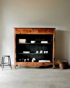 Gilbert, the large wooden buffet No. 256