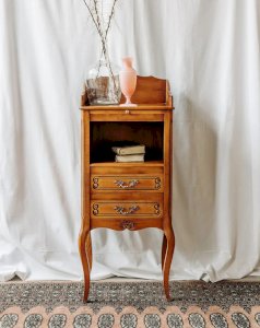 Gilbert, le meuble d'appoint en bois N°426