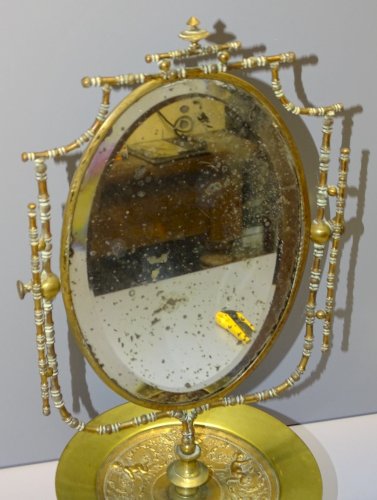 -GLACE MIROIR NIII A POSER VIDE POCHE SUR PIED BRONZE à décor de PUTTIS XIXe  D