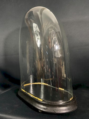 Globe en verre soufflé XIXe Napoléon III sur socle en bois noirci