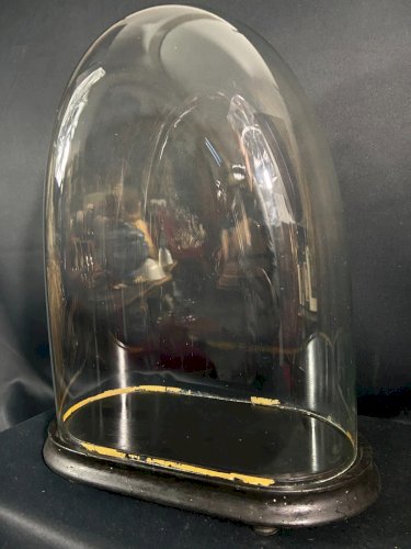 Globe en verre soufflé XIXe Napoléon III sur socle en bois noirci