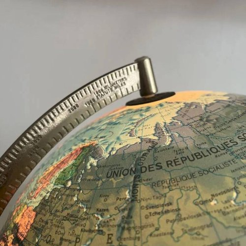 Globe terrestre lumineux vintage