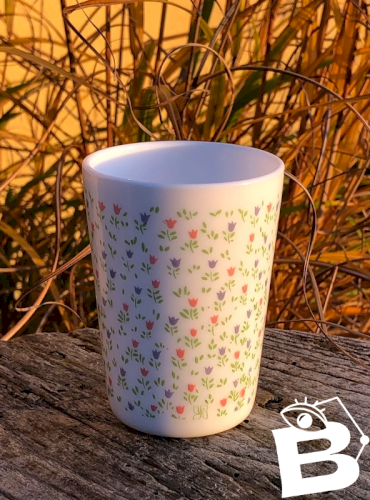 Gobelet rétro vintage Yves Rocher en opaline motifs petites fleurs