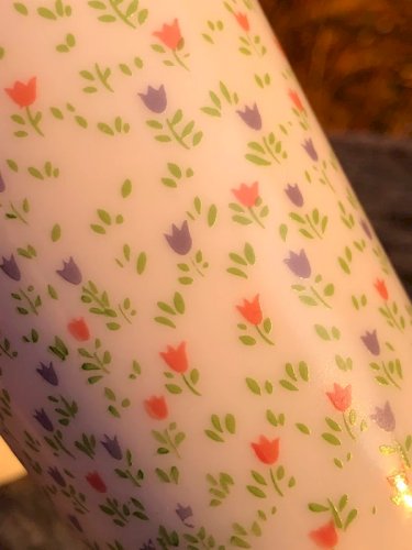 Gobelet rétro vintage Yves Rocher en opaline motifs petites fleurs