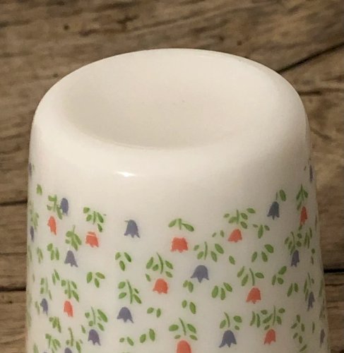 Gobelet rétro vintage Yves Rocher en opaline motifs petites fleurs