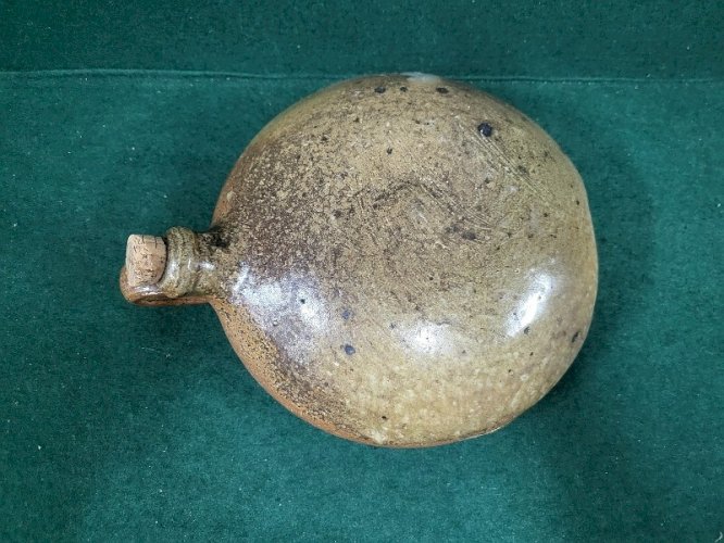 GOURDE CARAFE EN TERRE VERNISSEE