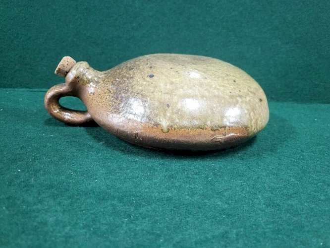 GOURDE CARAFE EN TERRE VERNISSEE