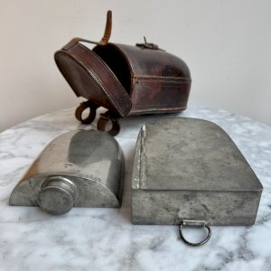 Gourde de chasse anglaise avec étui en cuir James Dixon & Sons Sheffield M3915