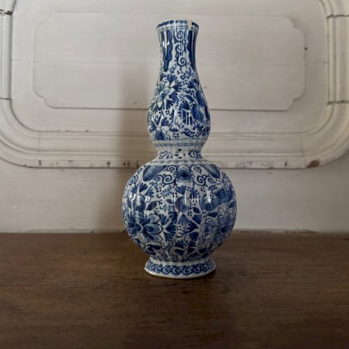 Gourde en faïence de Delft avec signature XVIIIe  M3640