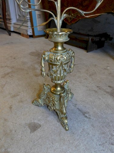GRAND BOUGEOIR A FLEURS AVEC 5 BOUGEOIRS EN BRONZE