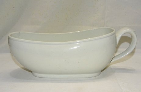 -GRAND BOURDALOUE CERAMIQUE MOULIN DES LOUPS POT DE CHAMBRE FEMININ XIXe   D