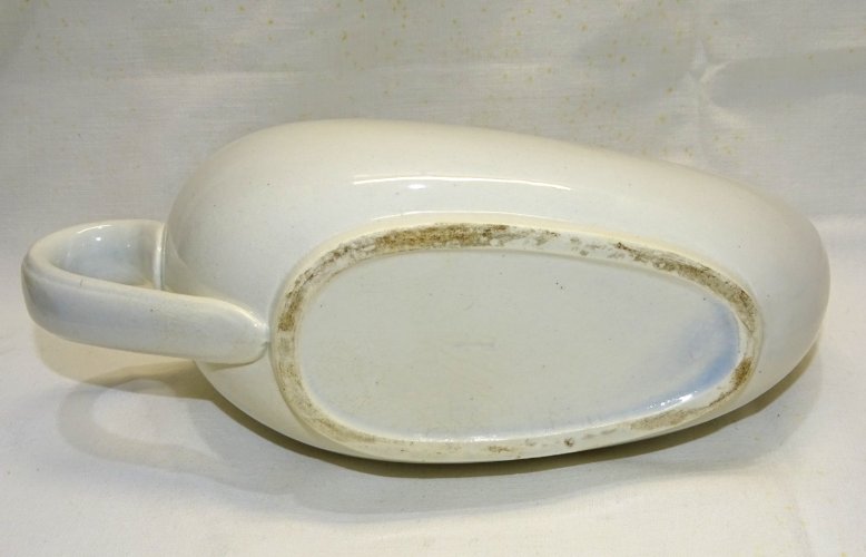 -GRAND BOURDALOUE CERAMIQUE sans marque apparente POT DE CHAMBRE FEMININ XIXe  D