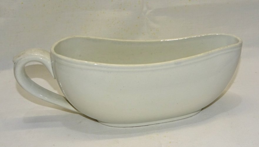 -GRAND BOURDALOUE CERAMIQUE sans marque apparente POT DE CHAMBRE FEMININ XIXe  D