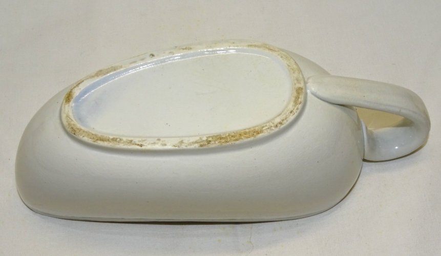 -GRAND BOURDALOUE CERAMIQUE sans marque apparente POT DE CHAMBRE FEMININ XIXe  D