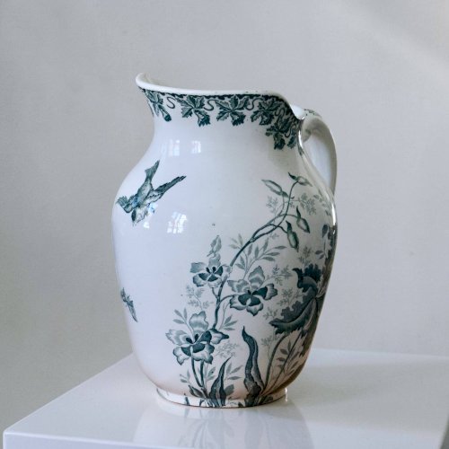 Grand broc / carafe du XIXe terre de fer oiseau signé Moulin des Loups