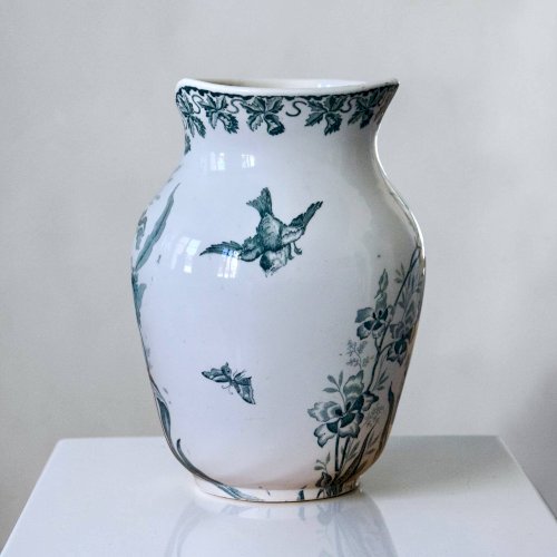 Grand broc / carafe du XIXe terre de fer oiseau signé Moulin des Loups