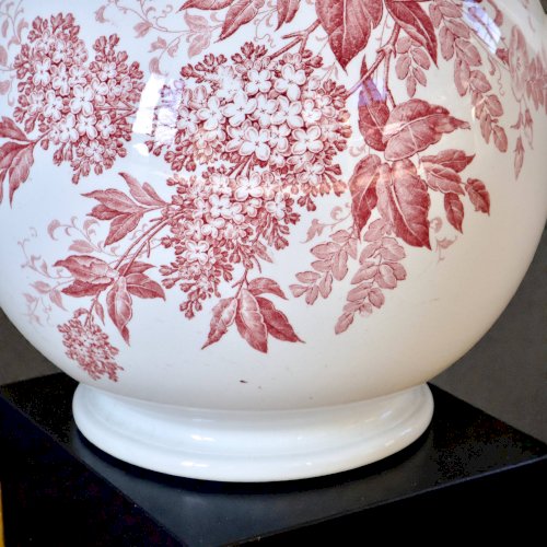 Grand broc du XIXe en terre de fer signé Maestricht collection Printemps