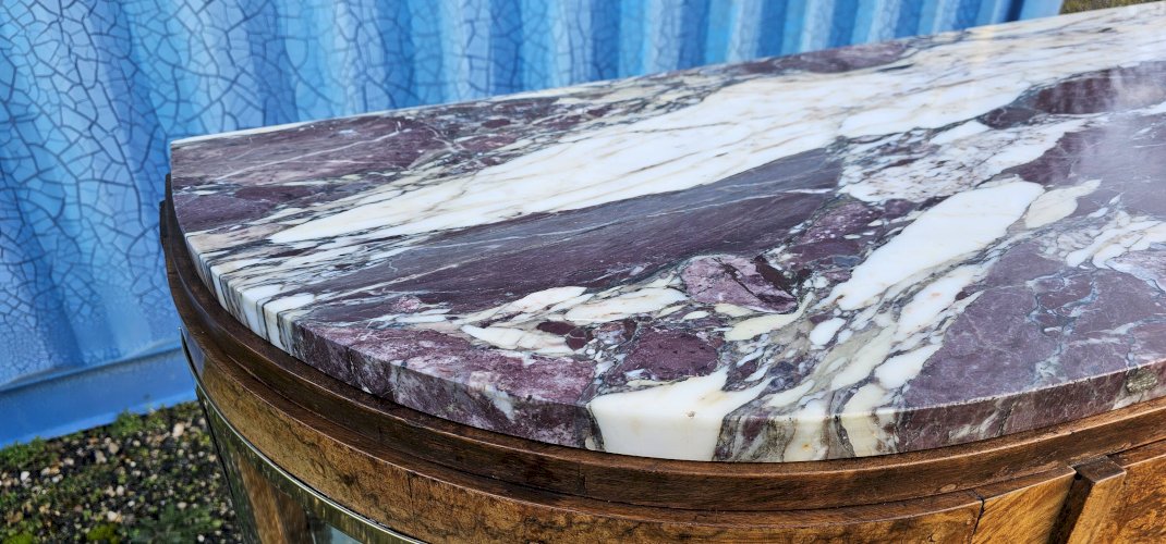 Grand buffet Art Déco galbé en loupe de noyer