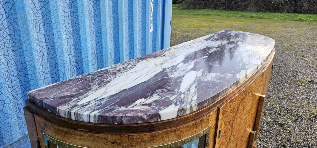 Grand buffet Art Déco galbé en loupe de noyer