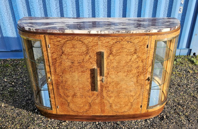 Grand buffet Art Déco galbé en loupe de noyer