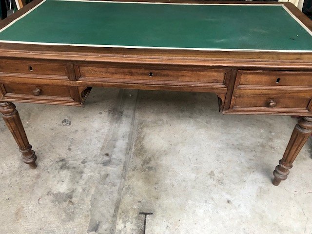 Grand bureau de style Louis XVI