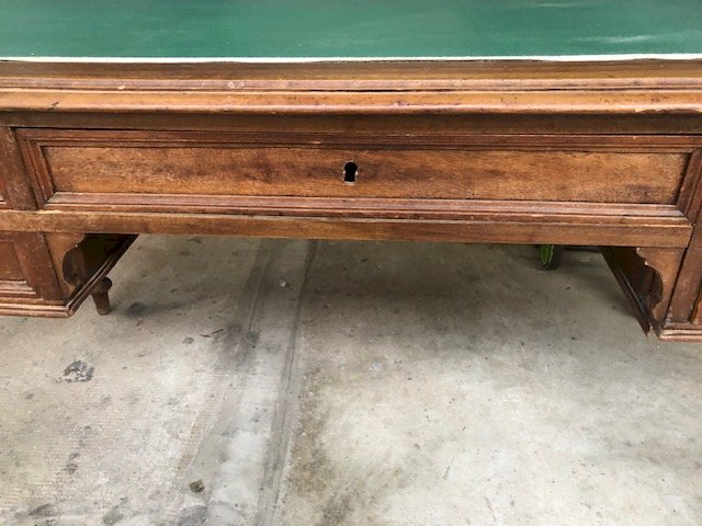 Grand bureau de style Louis XVI