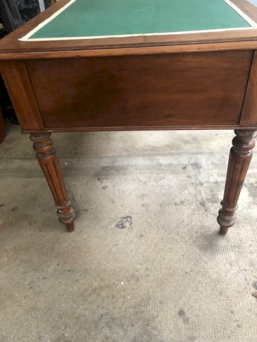 Grand bureau de style Louis XVI