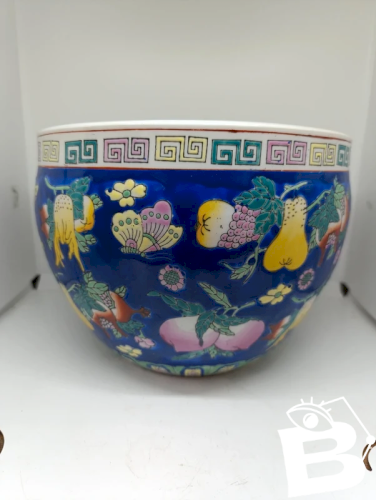 grand cache pot dorigine floral a decor de fruits et papillon en bon etat