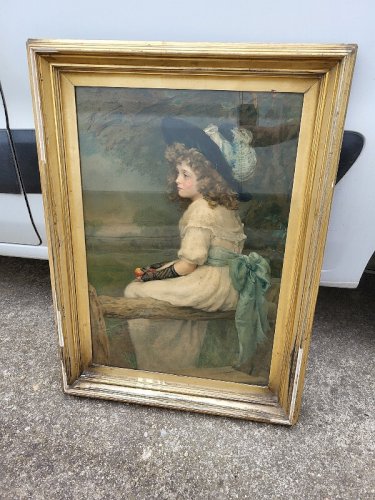 GRAND CADRE CHROMO SOUS VERRE JEUNE FILLE AU CHAPEAU