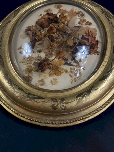 Grand cadre de mariage en bois doré à vue ovale & verre bombé XIXe Napoléon III