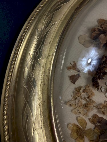 Grand cadre de mariage en bois doré à vue ovale & verre bombé XIXe Napoléon III