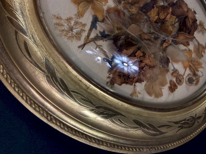 Grand cadre de mariage en bois doré à vue ovale & verre bombé XIXe Napoléon III