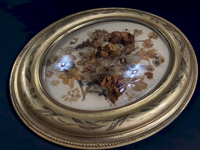 Grand cadre de mariage en bois doré à vue ovale & verre bombé XIXe Napoléon III