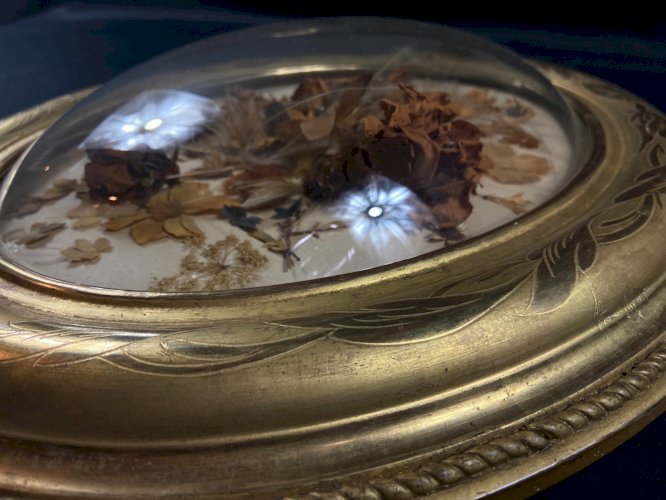 Grand cadre de mariage en bois doré à vue ovale & verre bombé XIXe Napoléon III