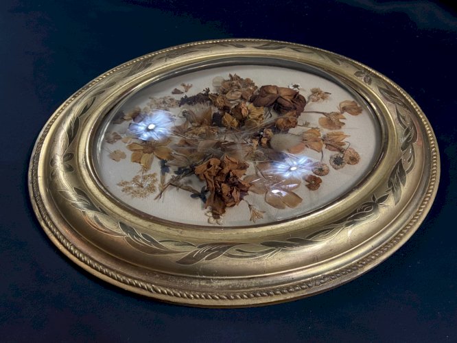 Grand cadre de mariage en bois doré à vue ovale & verre bombé XIXe Napoléon III