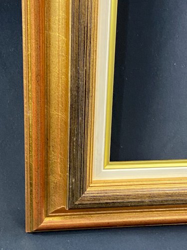 Grand cadre en bois doré