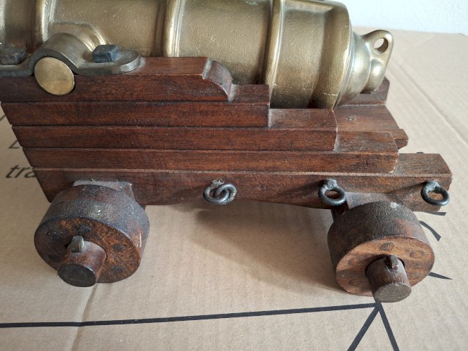 Grand canon en bronze et bois longueur 33 cm