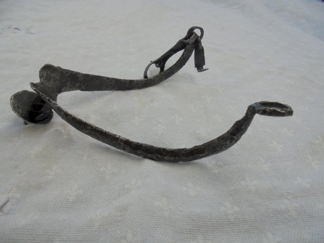 un eperon moyen age vers 1200