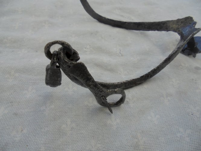 un eperon moyen age vers 1200