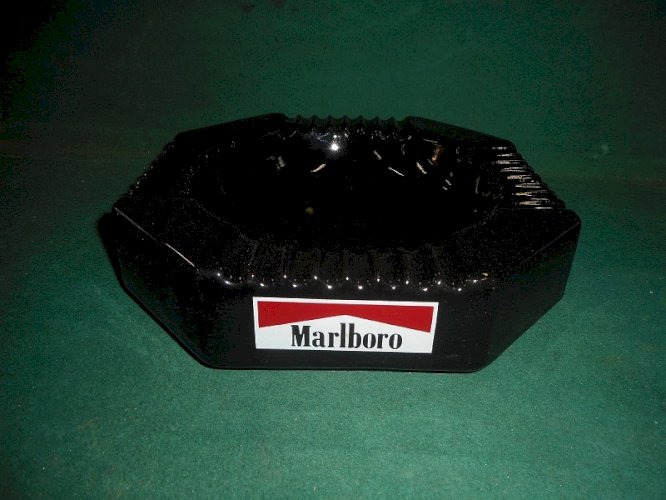 GRAND CENDRIER MARLBORO CERAMIQUE ROUGE FONTAINE