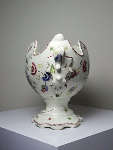 Grand centre de table, ancienne faïence polychrome Gien, Longchamp ou Rouen