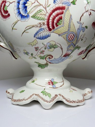 Grand centre de table, ancienne faïence polychrome Gien, Longchamp ou Rouen