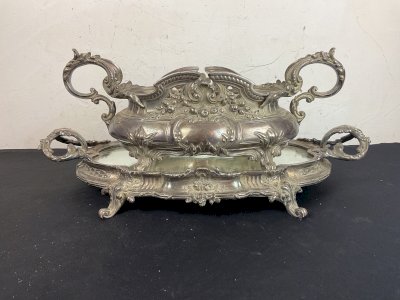 Grand centre de table surtout avec sa jardinière style Louis XVI ROCAILLE