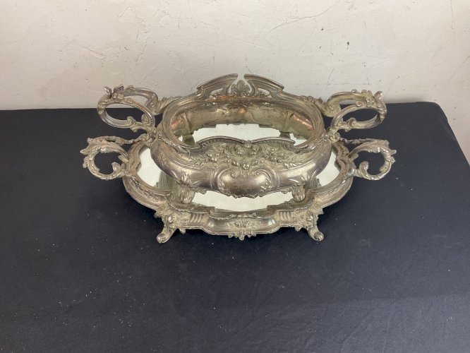 Grand centre de table surtout avec sa jardinière style Louis XVI ROCAILLE