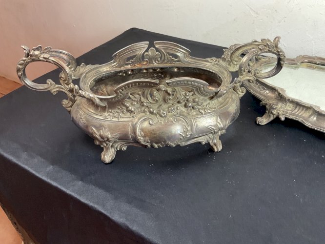 Grand centre de table surtout avec sa jardinière style Louis XVI ROCAILLE