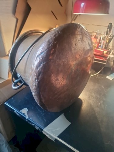 grand chaudron,  en cuivre ...hauteur 23...diam 25