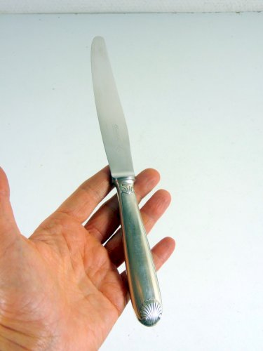 Grand couteau de table métal argenté Christofle modèle Vendôme signé L - 24,8 cm