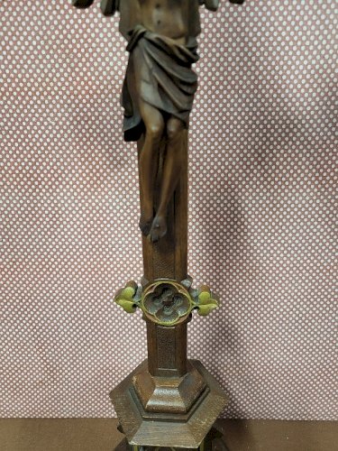 GRAND CRUCIFIX EN BOIS SCULPTE