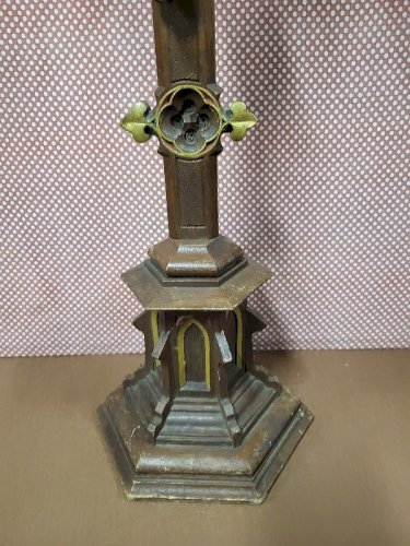 GRAND CRUCIFIX EN BOIS SCULPTE